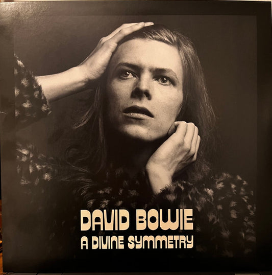 A DIVINE SYMMETRY (AN ALTERNATIVE JOURNEY THROUGH HUNKY DORY)